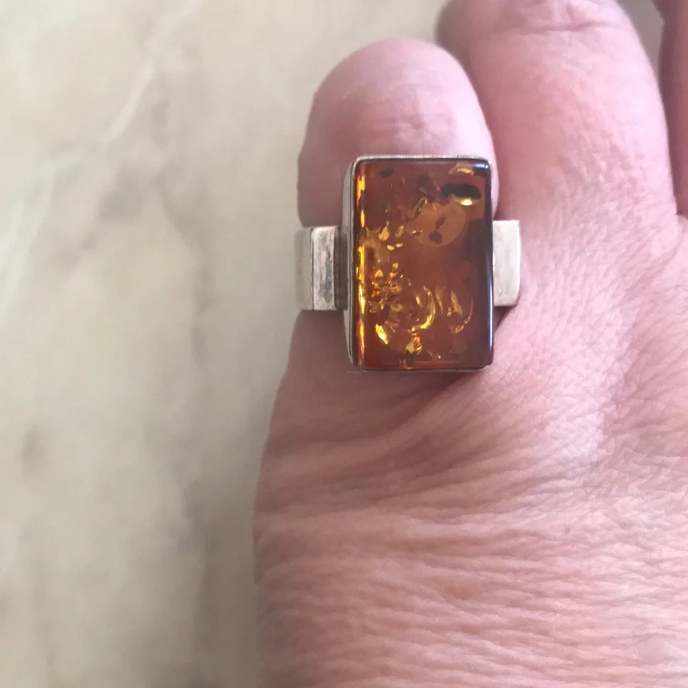Amber rectangular silver ring - Picture 5 of 7